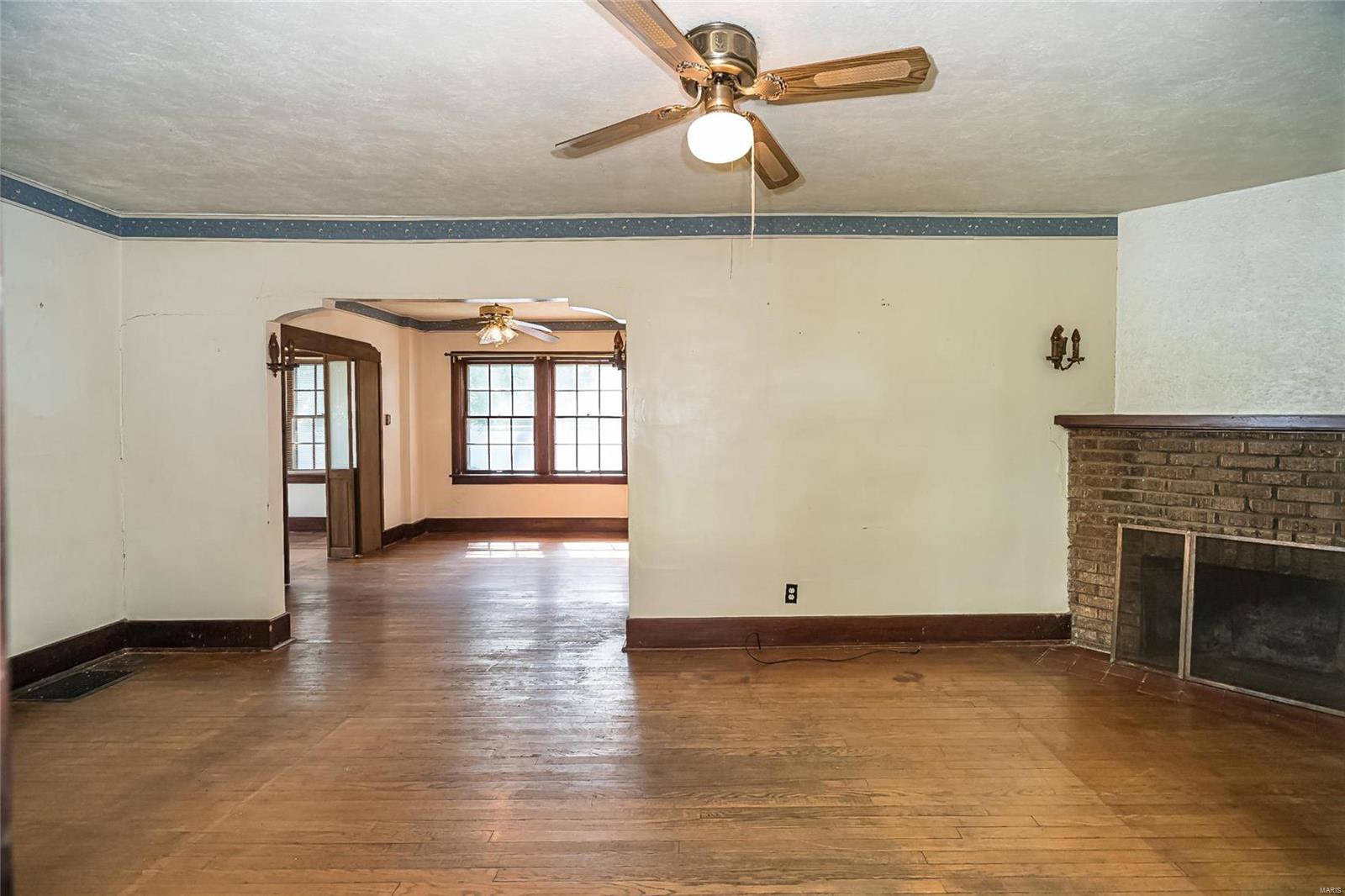 4518 Ringer Road St. Louis, MO 63129 - Photo 7 of 32