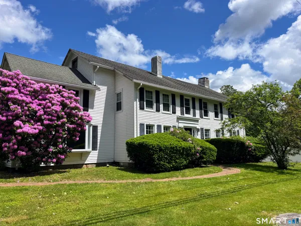 $3,200 | 158 Cow Hill Road, Unit 1, Clinton, CT 06413