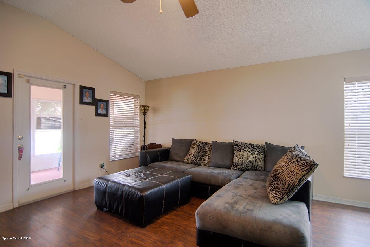 4801 Decatur Circle Melbourne, FL 32934 - Photo 8 of 14 living2 (11)