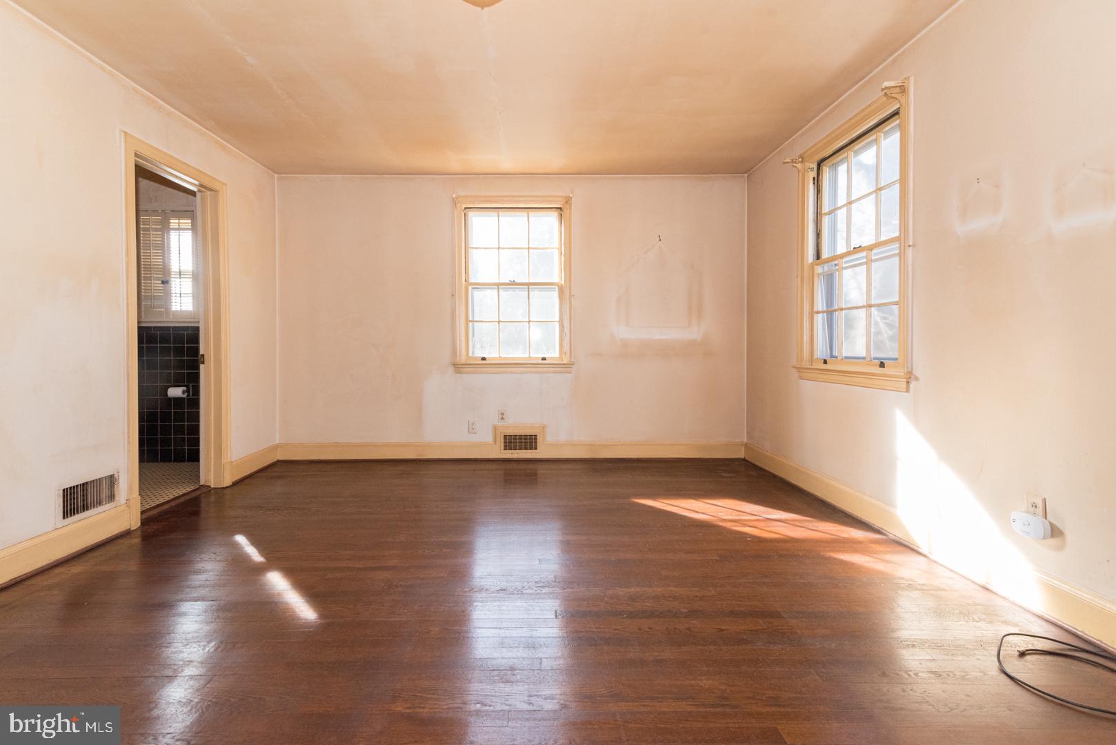 4610 Overbrook Road Bethesda, MD 20816 - Photo 18 of 43 Master Bedroom (1st Floor)