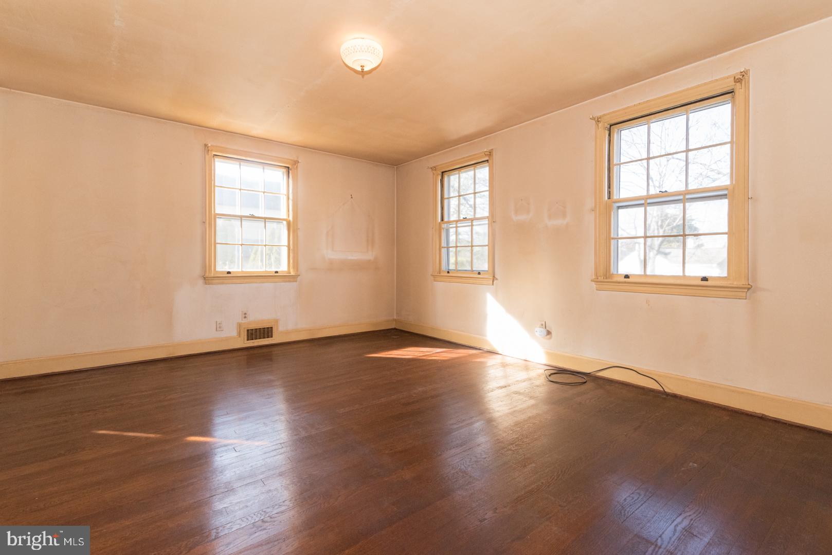 4610 Overbrook Road Bethesda, MD 20816 - Photo 19 of 43 Master Bedroom (1st Floor)