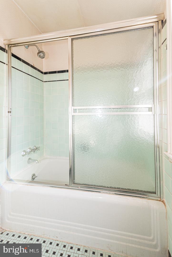 4610 Overbrook Road Bethesda, MD 20816 - Photo 26 of 43 Full Bath (Upper Level)