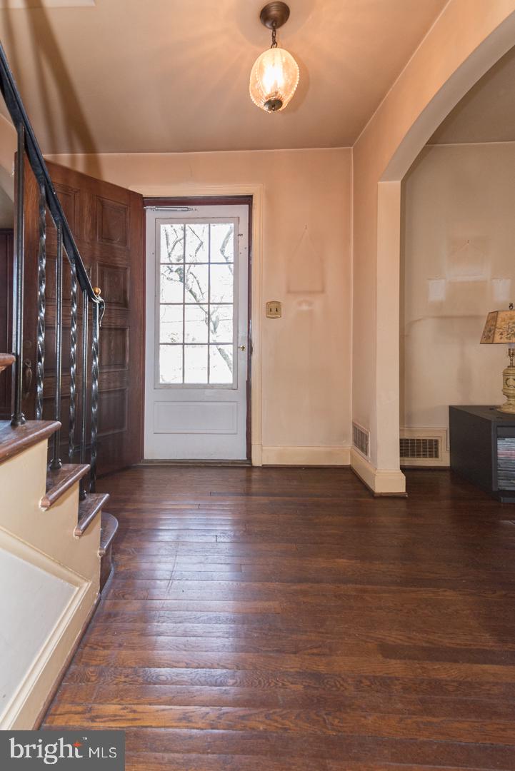 4610 Overbrook Road Bethesda, MD 20816 - Photo 8 of 43 Entry Foyer