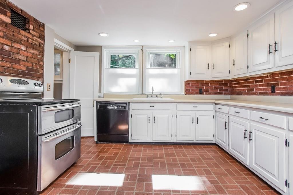 320 Providence Road Grafton, MA 01560 - Photo 2 of 32 Gallery Image 2