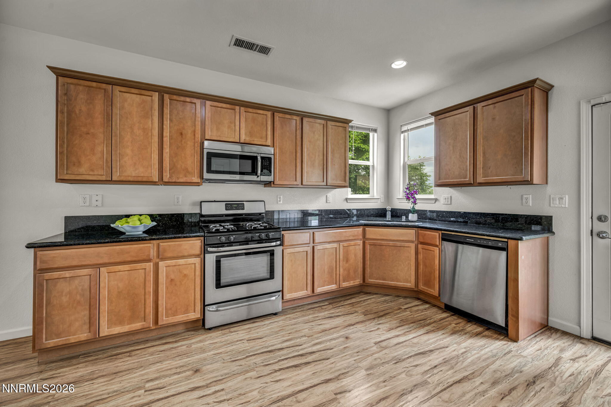 5930 Promontory Drive Reno, NV 89523 - Photo 8 of 32 21-web-or-mls-5930-promontory-dr