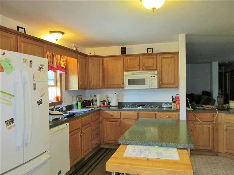 145 Victor Road Butler, PA 16001 - Photo 5 of 22 Kitchen.