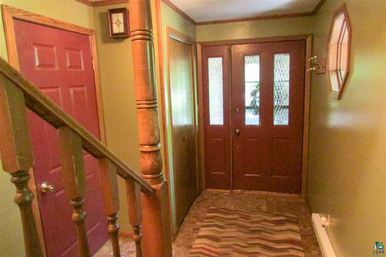 1989 West Chub Lake Road Carlton, MN 55718 - Photo 3 of 24 Foyer