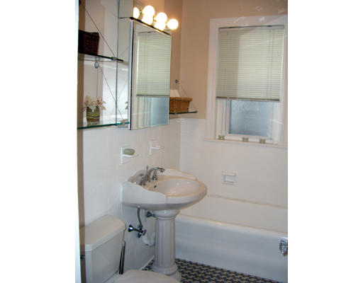 123 Winthrop Road, Unit 3 Brookline, MA 02445 - Photo 8 of 10