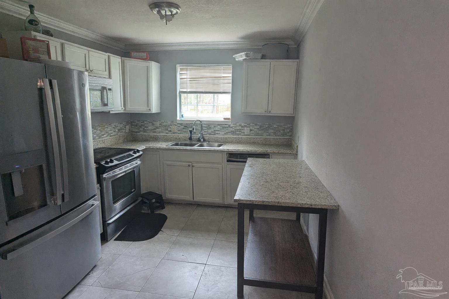 303 Booth Avenue Cantonment, FL 32533 - Photo 6 of 22