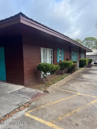 $275,000 | Undisclosed Address, Moss Point, MS 39563