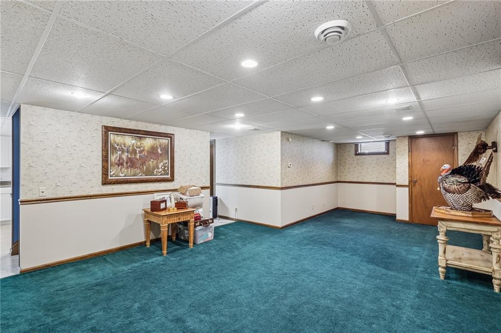 240 Hamburg Road Greenville, PA 16125 - Photo 24 of 41 living room area