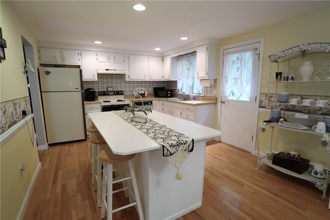 222 Nichols Road Burrillville, RI 02830 - Photo 6 of 25