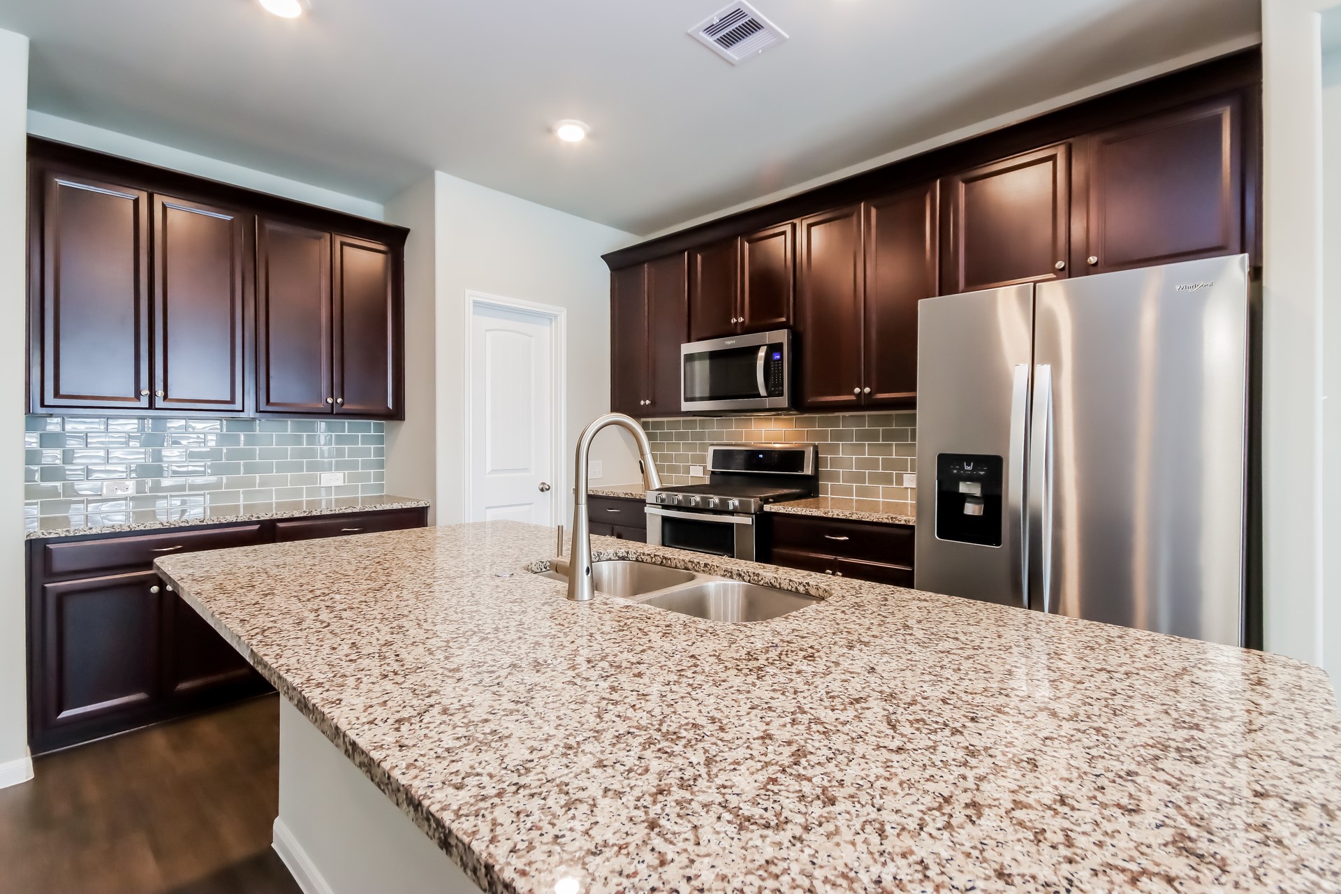 4606 Wildflower Way Baytown, TX 77521 - Photo 5 of 15