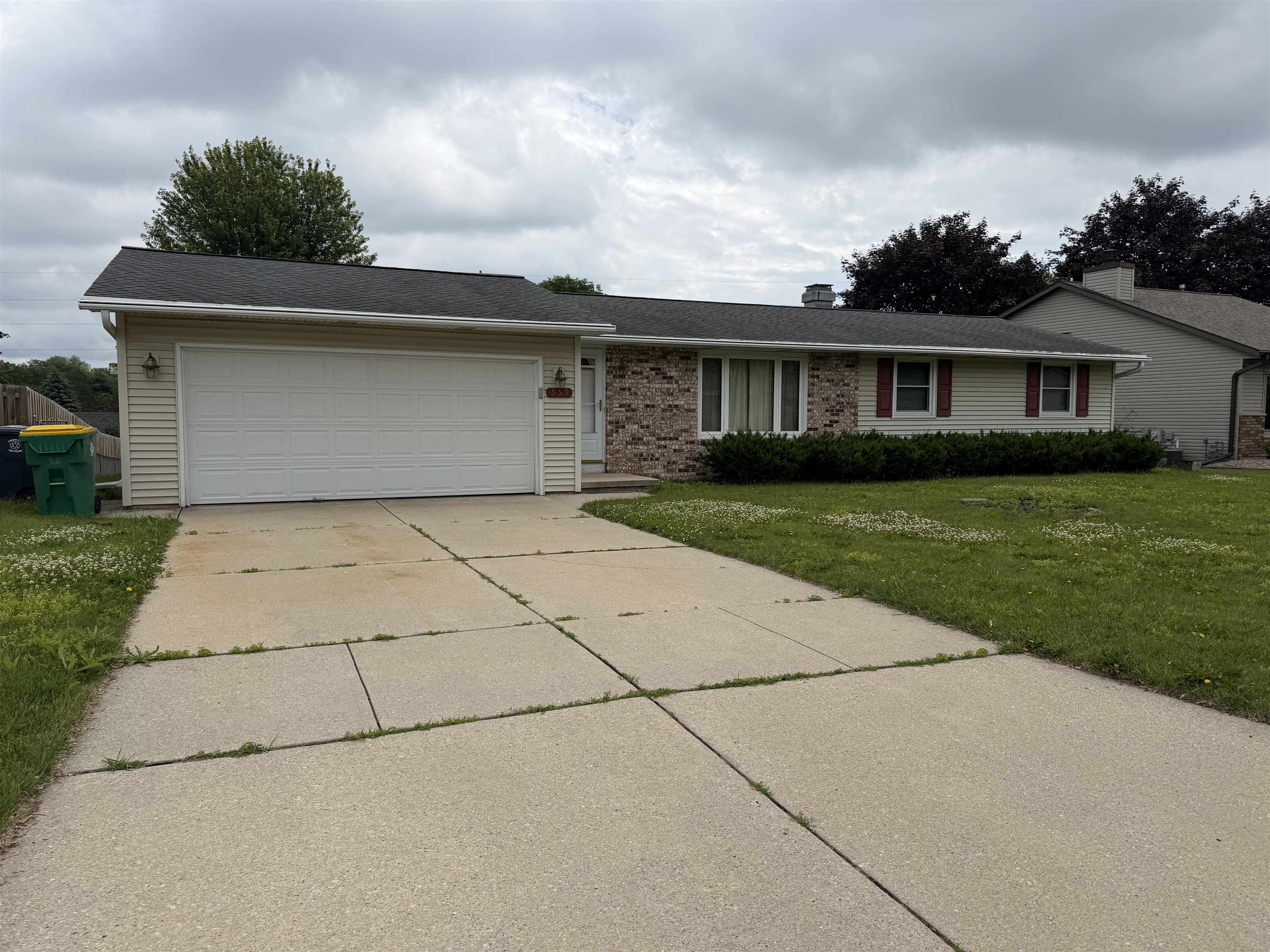 553 Delwiche Road Green Bay, WI 54302 - Photo 2 of 27