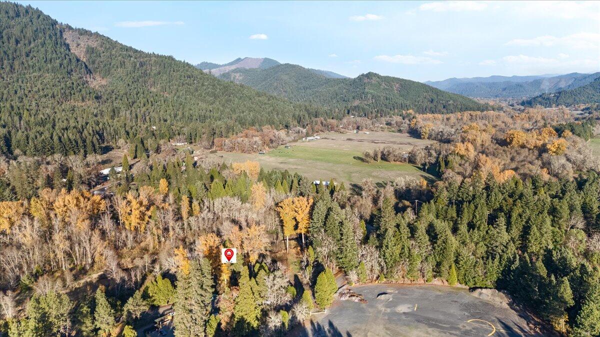 95 Barton Road Glendale, OR 97442 - Photo 10 of 12 a view of a mountains