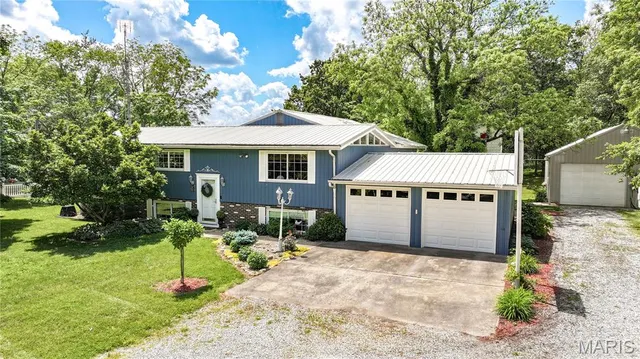 $407,000 | 23571 Peppermill Lane, Hettick, IL 62649