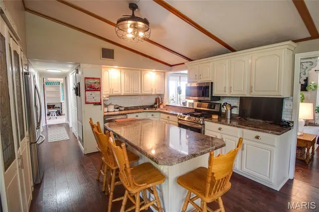 $407,000 | 23571 Peppermill Lane, Hettick, IL 62649