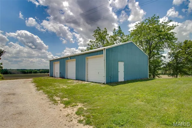 $407,000 | 23571 Peppermill Lane, Hettick, IL 62649