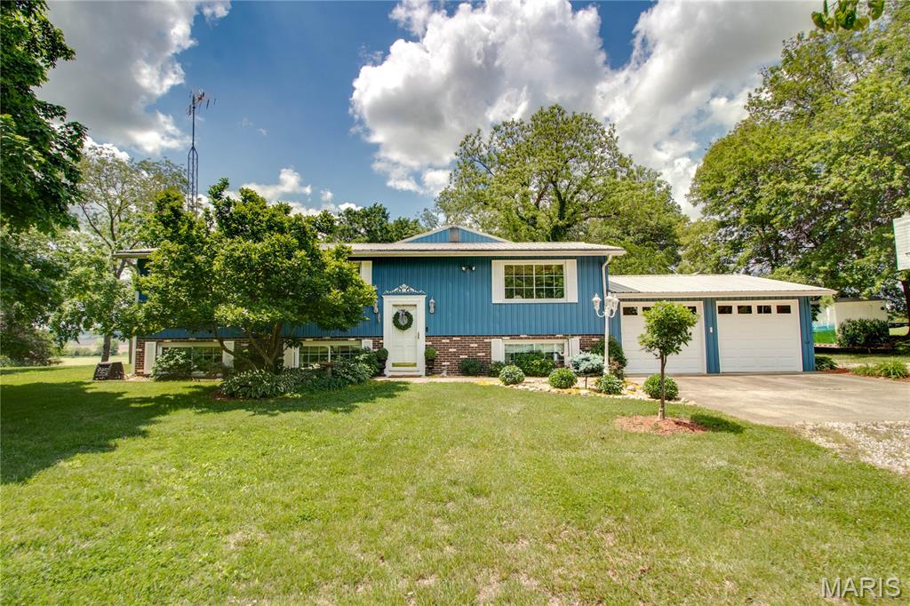 23571 Peppermill Lane Hettick, IL 62649 - Photo 7 of 68