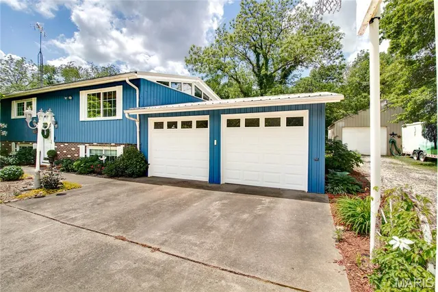 $407,000 | 23571 Peppermill Lane, Hettick, IL 62649