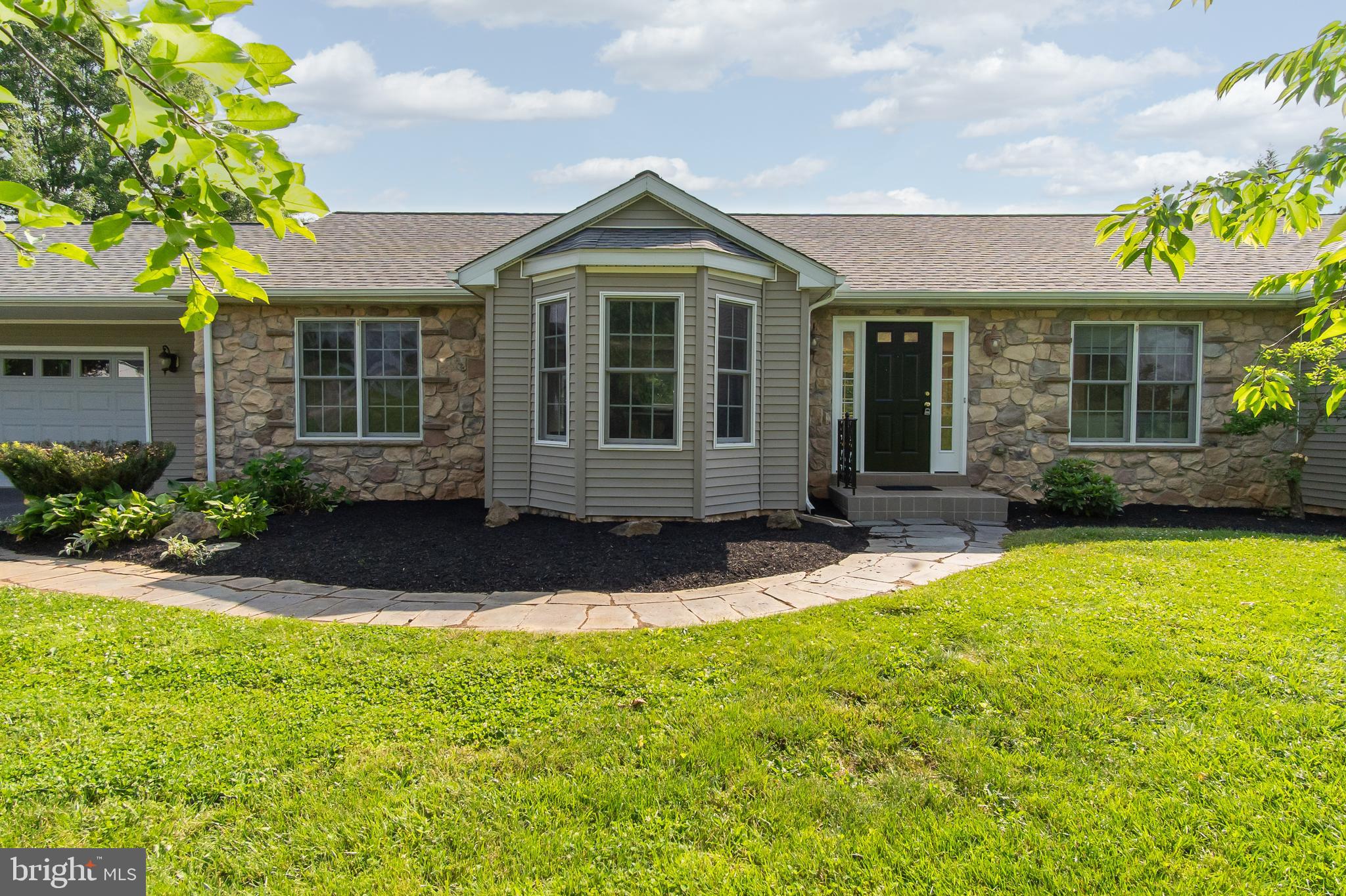 8613 Hollow Road Middletown, MD 21769 - Photo 3 of 87