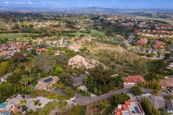 $4,400,000 | 734 Avocado Court, Del Mar, CA 92014