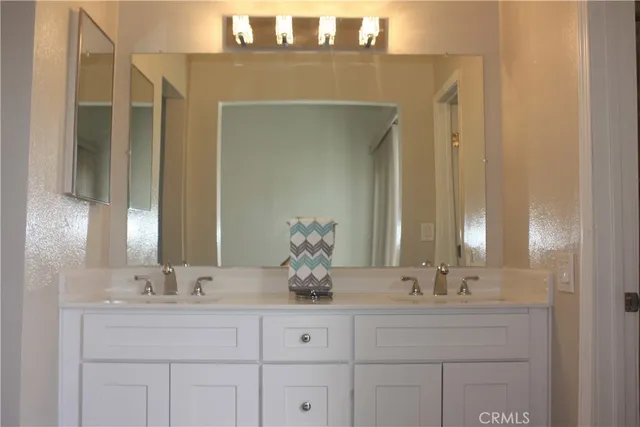 $2,975 | 17041 A Lane, Unit B, Huntington Beach, CA 92647