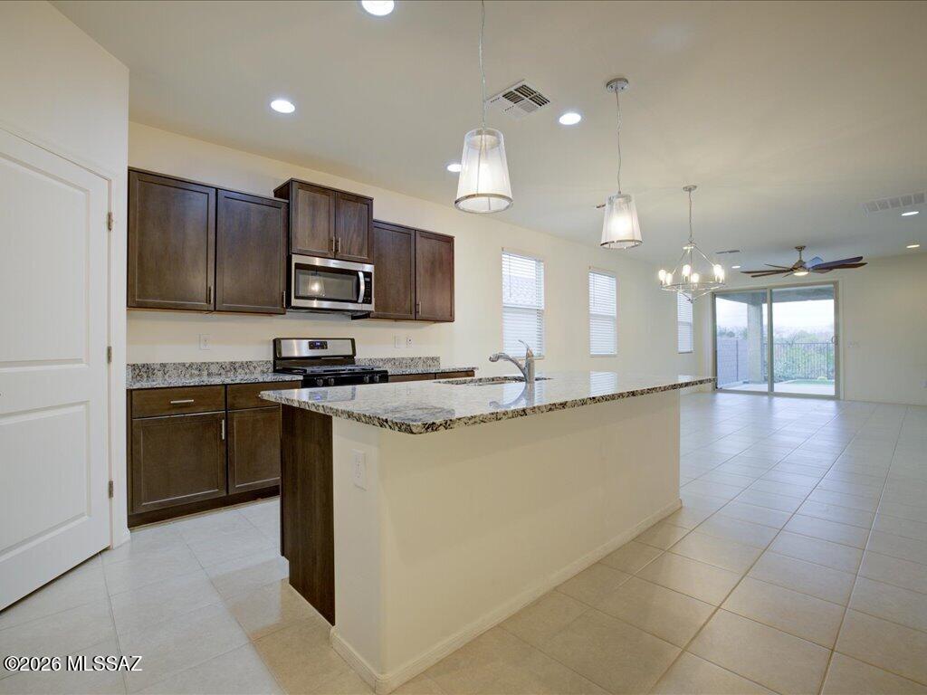 14031 East Golden Oaks Road Vail, AZ 85641 - Photo 6 of 40 12-01Natural