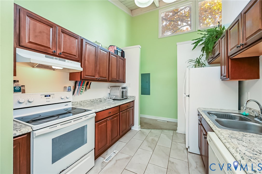 2009 Highland Drive Powhatan, VA 23139 - Photo 6 of 34 Gallery Image 6