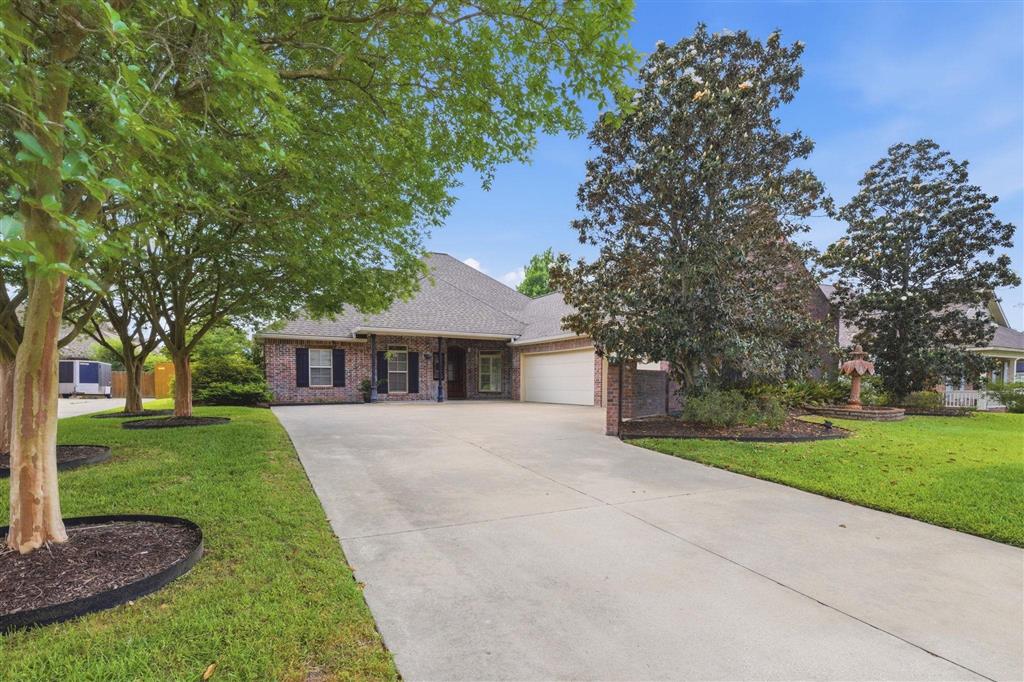 2733 Rue Calais Lake Charles, LA 70605 - Photo 3 of 27
