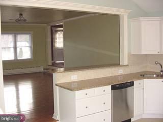 27 Johnson Road Lawrenceville, NJ 08648 - Photo 2 of 6
