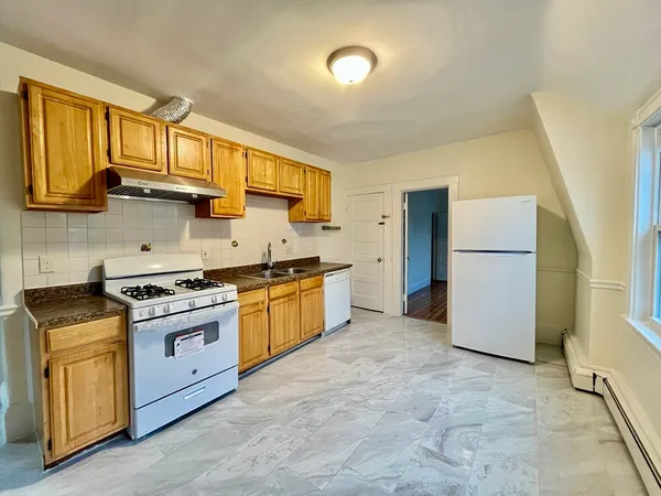$2,800 | 55 Scammell Street, Unit 2, Quincy, MA 02169