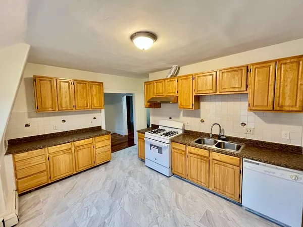 $2,800 | 55 Scammell Street, Unit 2, Quincy, MA 02169