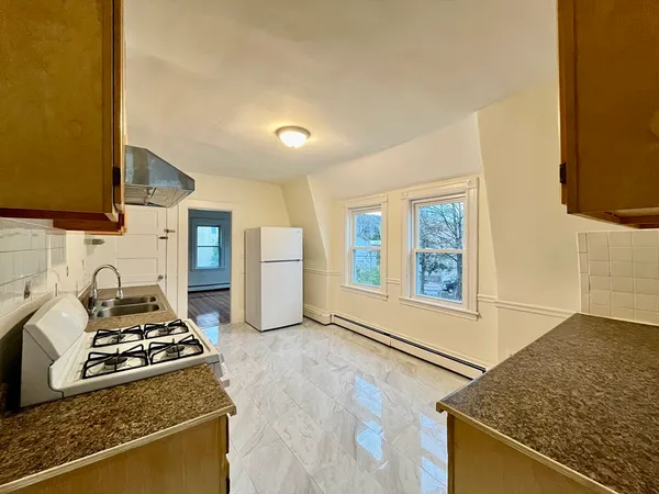 $2,800 | 55 Scammell Street, Unit 2, Quincy, MA 02169