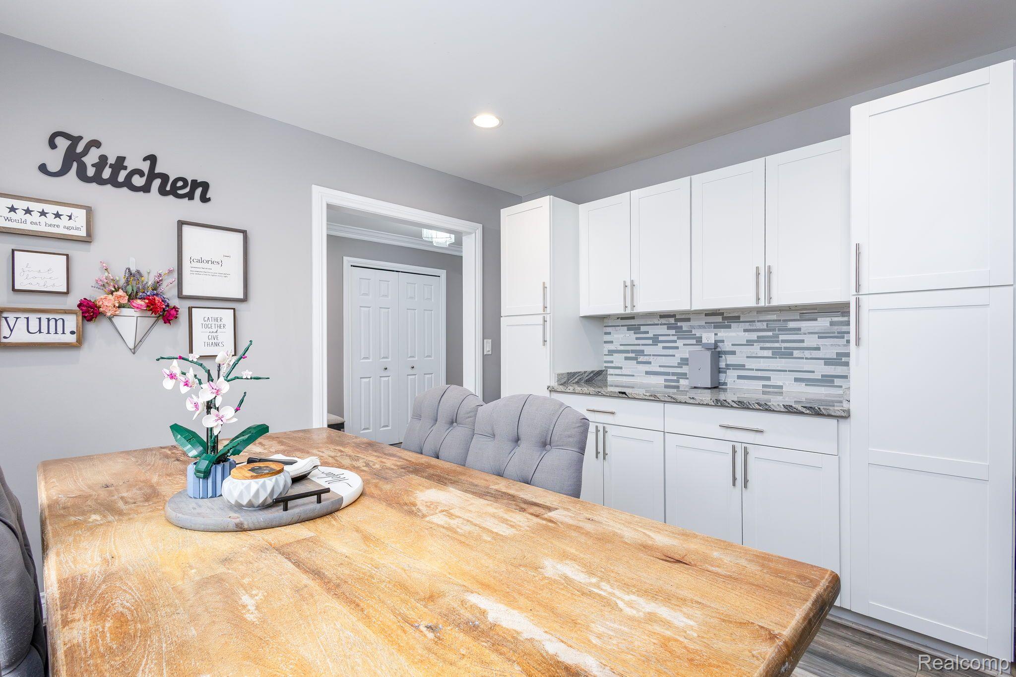 682 Lockport Road Rochester, MI 48307 - Photo 11 of 29 Kitchen