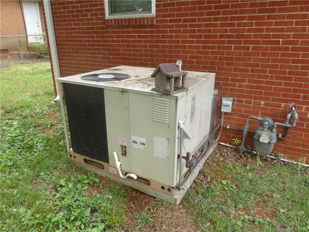 4301 Walker Road Charlotte, NC 28211 - Photo 3 of 16