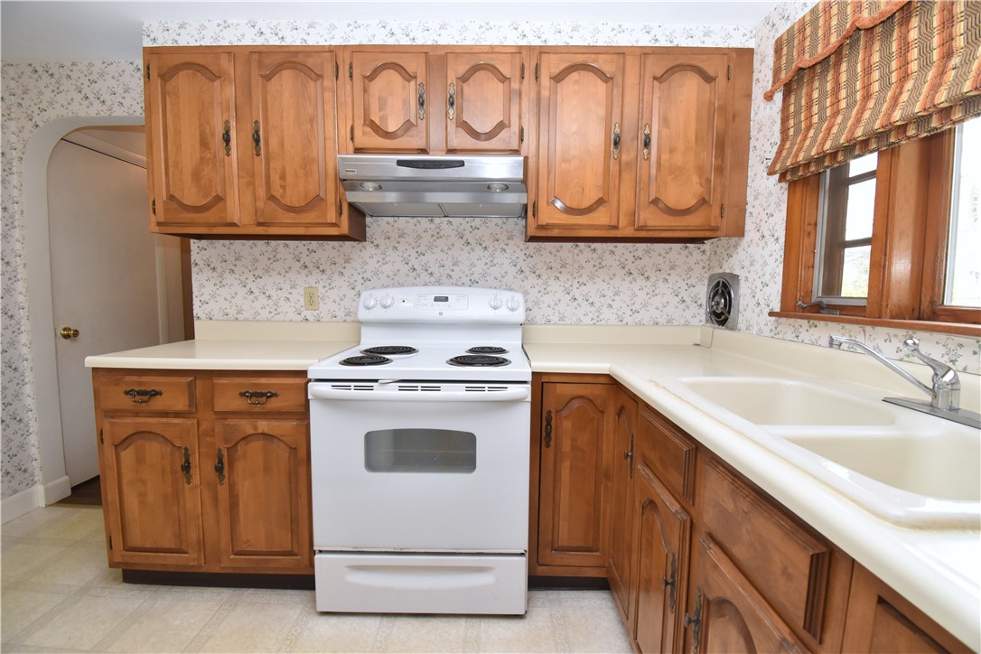 29 Craig Road Warwick, RI 02886 - Photo 6 of 19