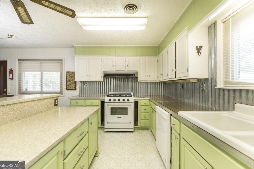 184 Davis Road Knoxville, GA 31050 - Photo 15 of 34
