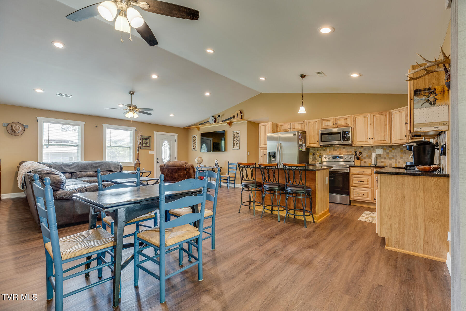 2255 Diana Road Kingsport, TN 37660 - Photo 9 of 29 009