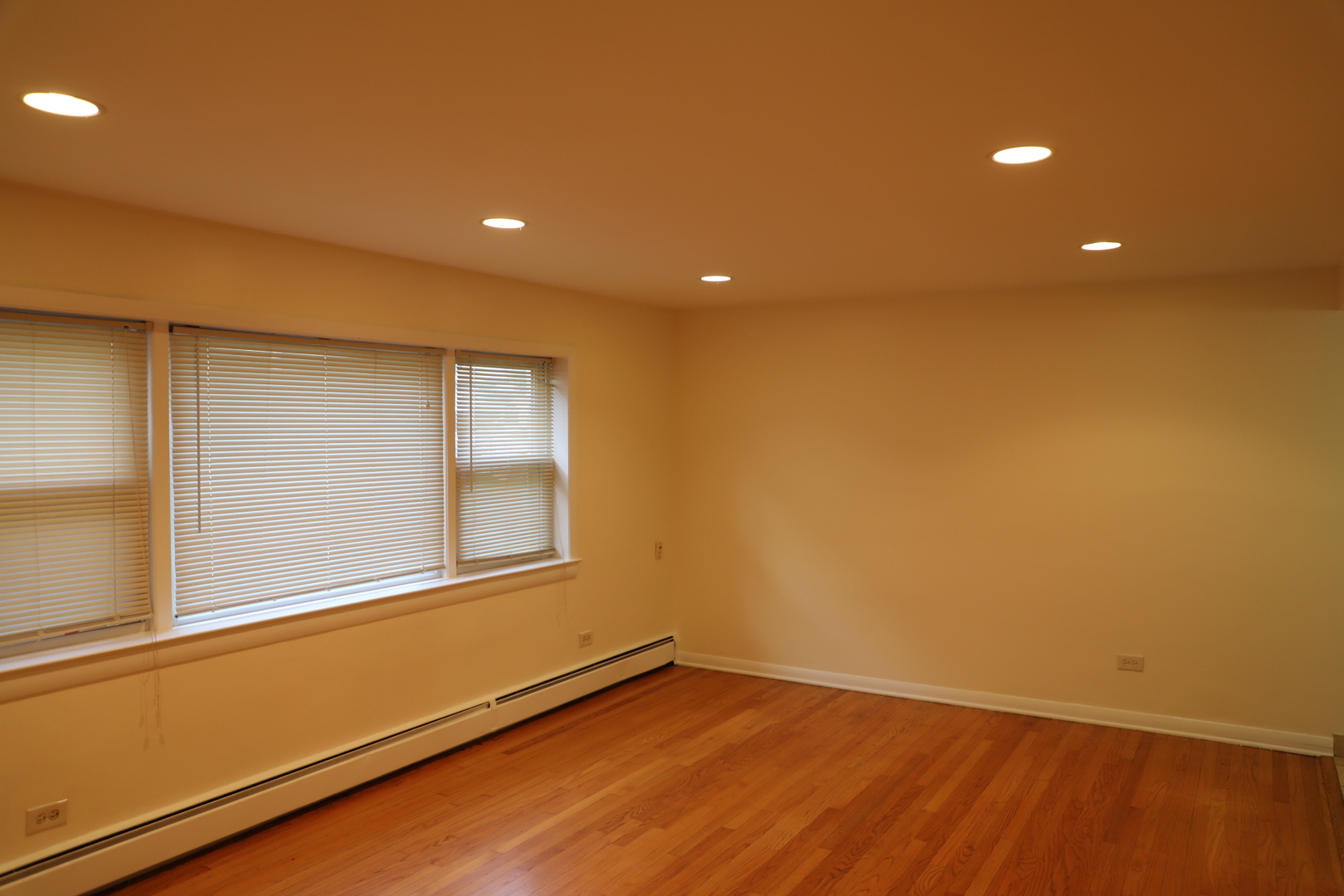 2245 Des Plaines Avenue, Unit E North Riverside, IL 60546 - Photo 2 of 9