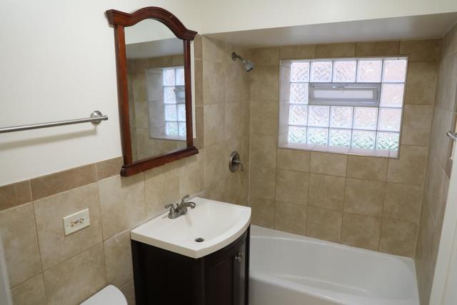 2245 Des Plaines Avenue, Unit E North Riverside, IL 60546 - Photo 4 of 9