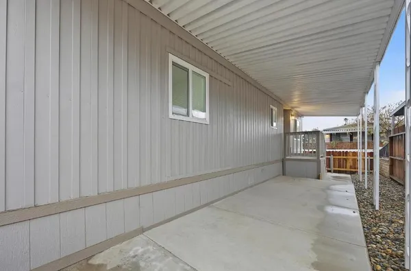 $1,990 | 335 Hickorywood Lane, Unit 335, Bakersfield, CA 93308