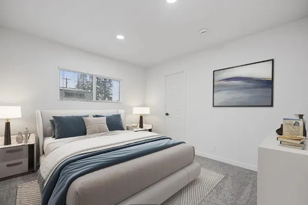 $1,990 | 335 Hickorywood Lane, Unit 335, Bakersfield, CA 93308