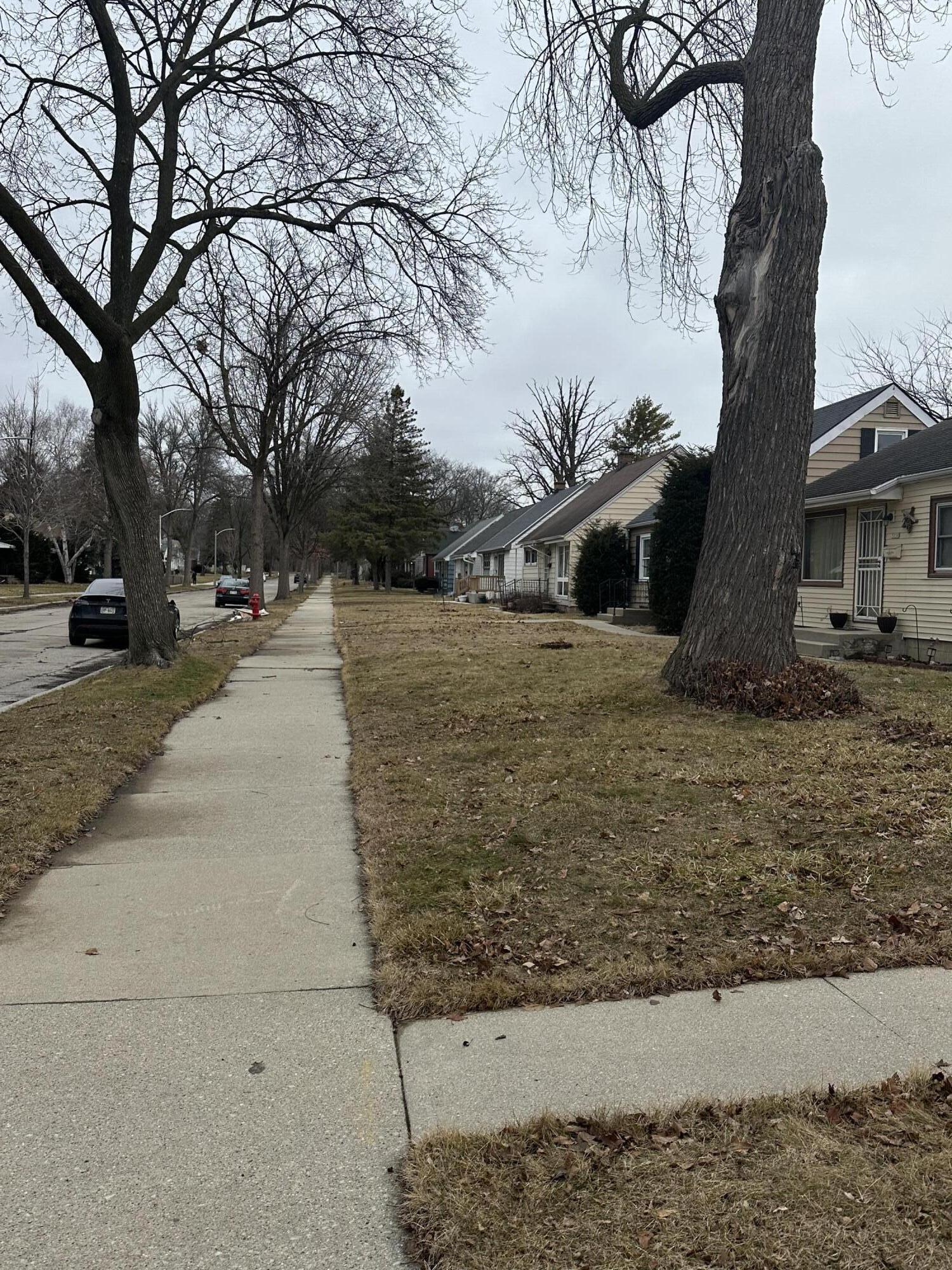 5224 North 47th Street Milwaukee, WI 53218 - Photo 8 of 24 IMG_3037