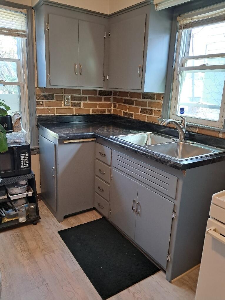 5224 North 47th Street Milwaukee, WI 53218 - Photo 9 of 24 (10) Kitchen