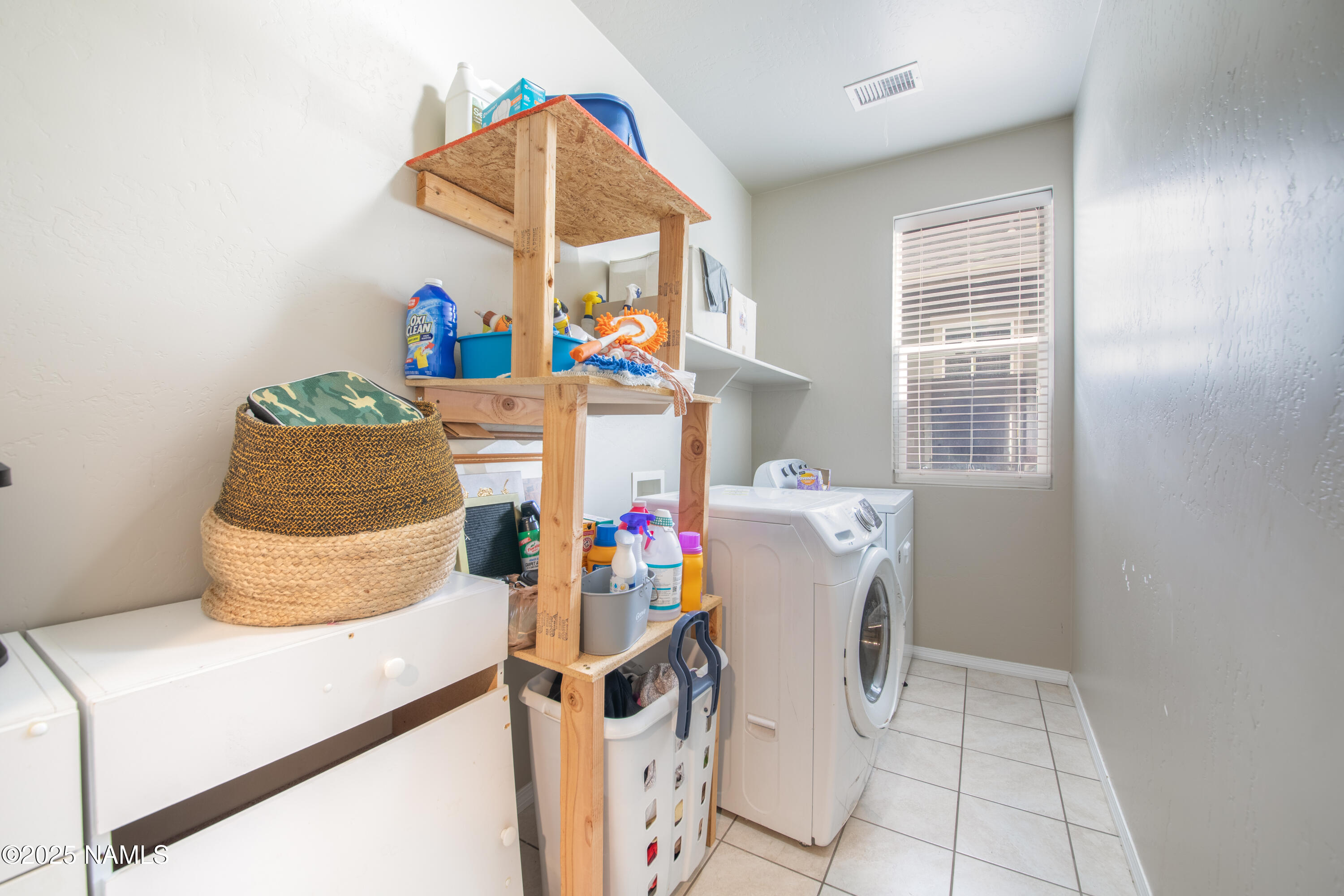4500 Centaurus Road Bellemont, AZ 86015 - Photo 3 of 20 a living room with furniture and a window