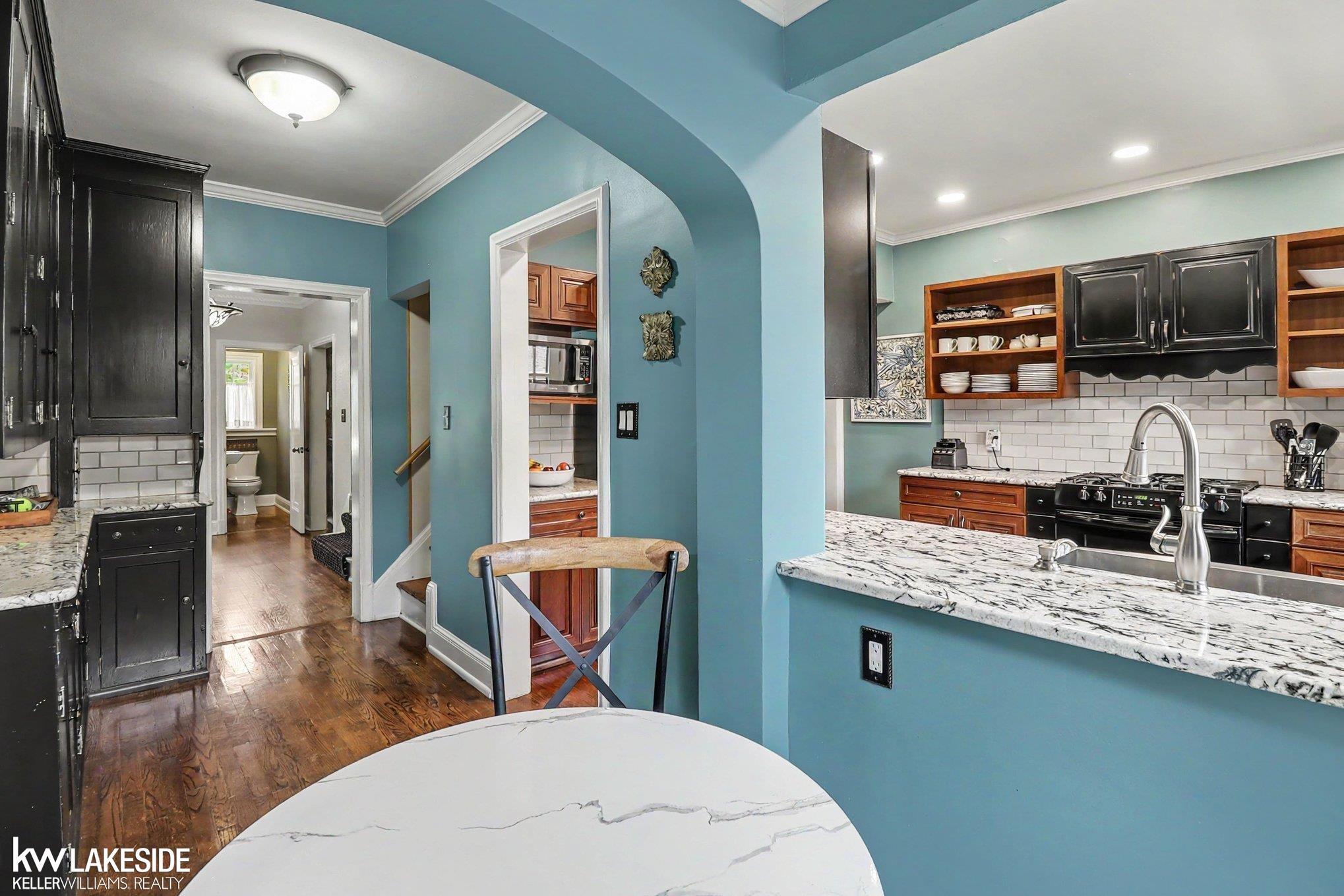 286 Rivard Boulevard Grosse Pointe, MI 48230 - Photo 14 of 42