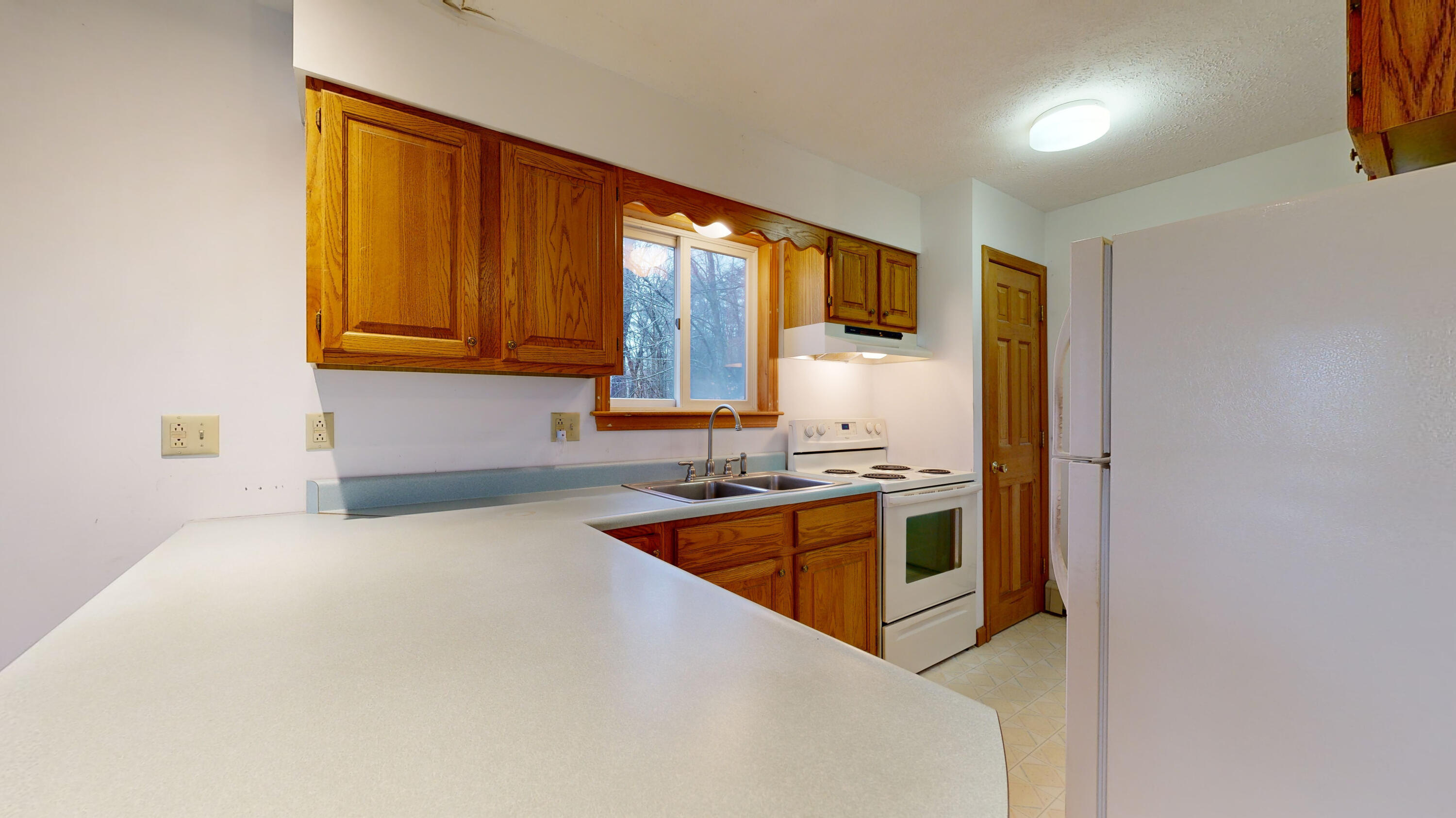 121 Pond Road Wales, ME 04280 - Photo 5 of 41 121-Pond-Rd-Wales-ME-04280-12292023_0859