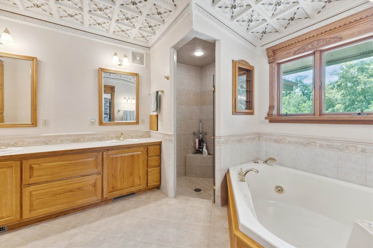 3685 Stone Road Northeast Solon, IA 52333 - Photo 25 of 63 Gallery Image 25