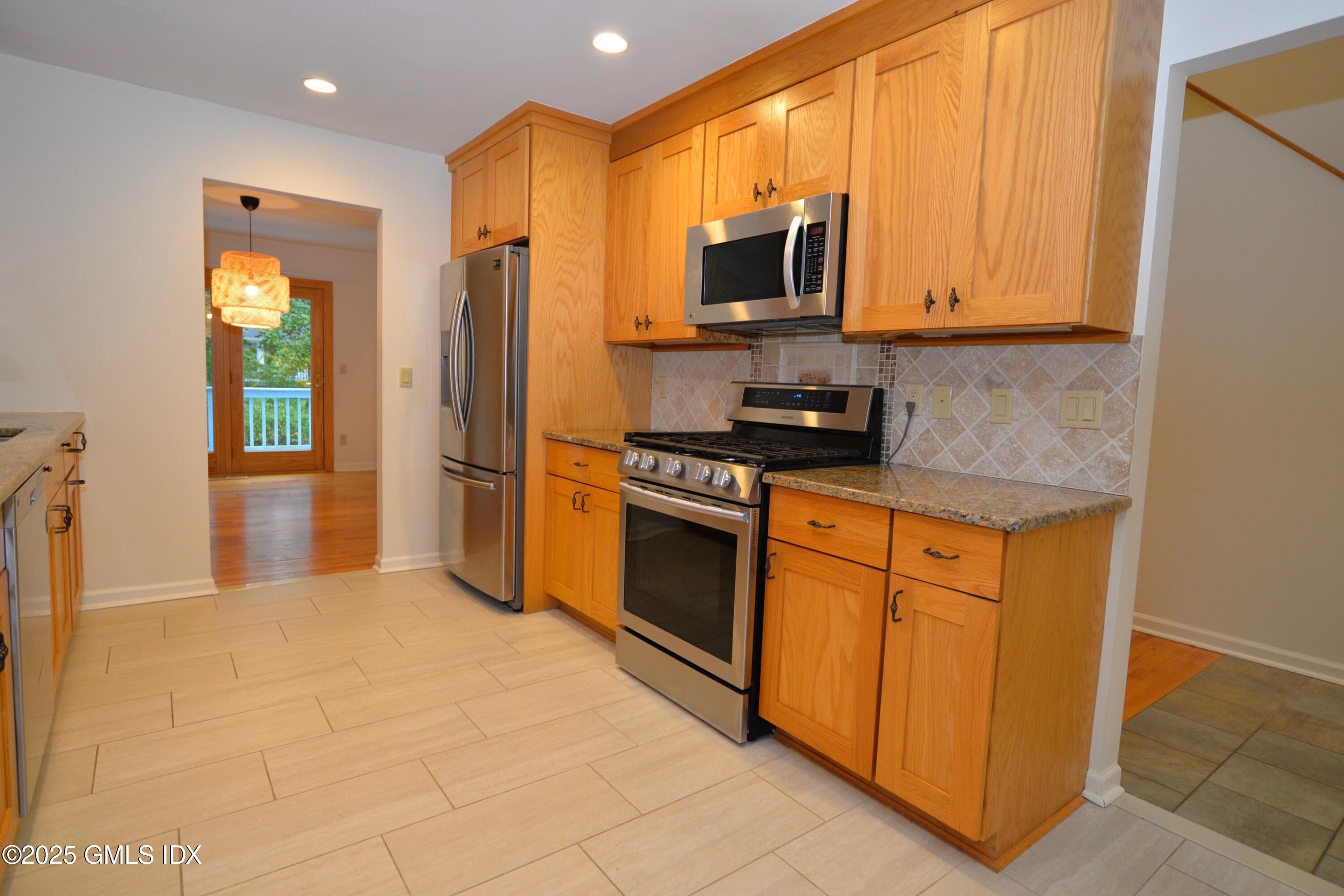 35 Homestead Road Greenwich, CT 06831 - Photo 3 of 16 _DSC4983